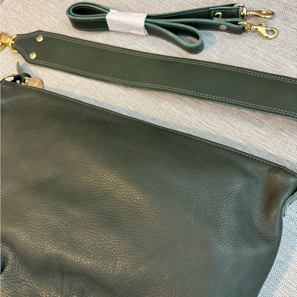 NWT Clare V Moyen Messenger Green - Picture 11 of 16